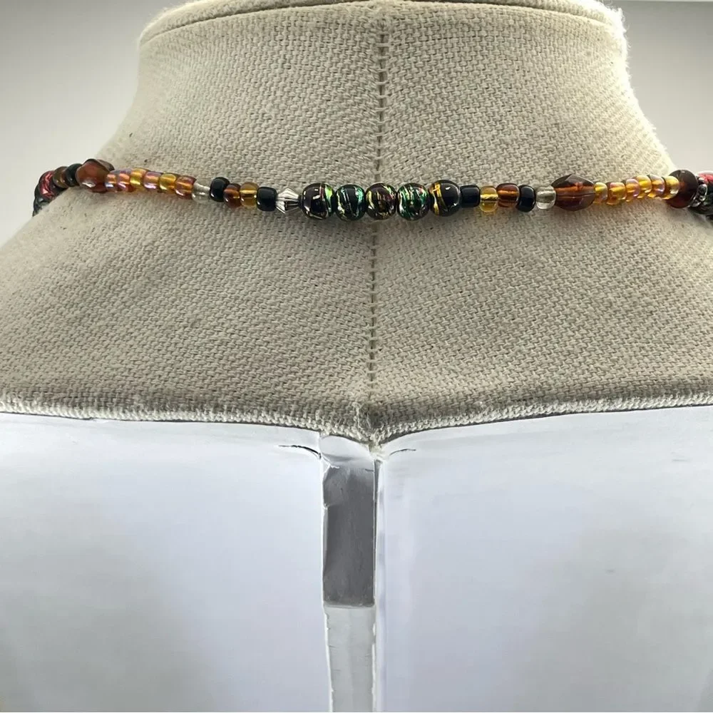 Stunning Necklace Yellow Green Black Glass Beaded Lariat Style Unsigned